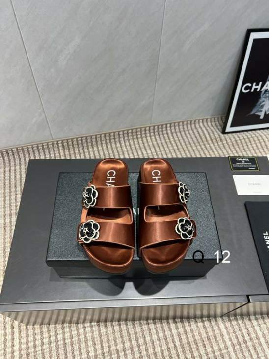 Picture of Chanel Slippers _SKUChanelsz35-40J08043201